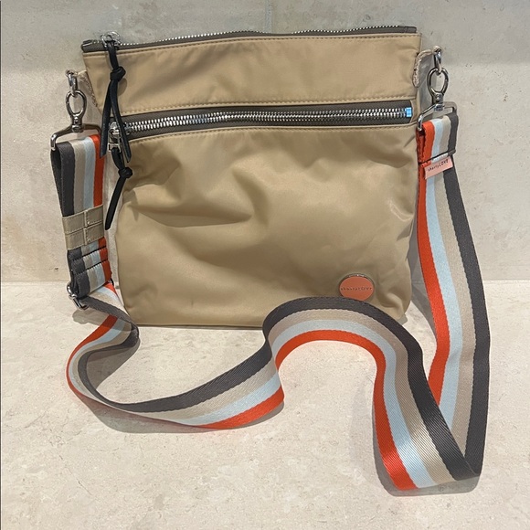 shortyLOVE Amuse Medium Crossbody Bag Khaki w/ Boardwalk Strap - Picture 2 of 9